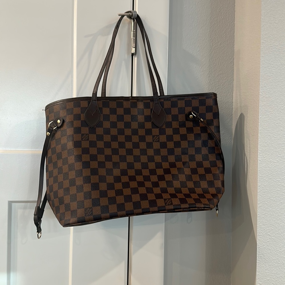 Checkered tote trendy brown two tone red interior